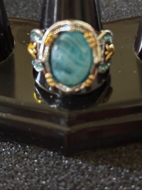 Green Center Gold & Silver Accent Men/Women's Ring Size 11 NWOT